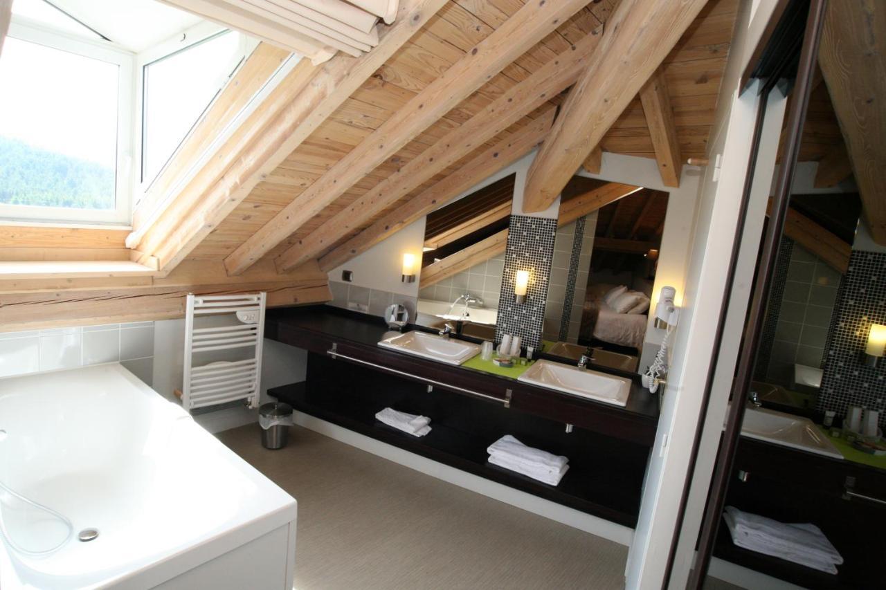 Hotel Corrieu La Llagonne الغرفة الصورة
